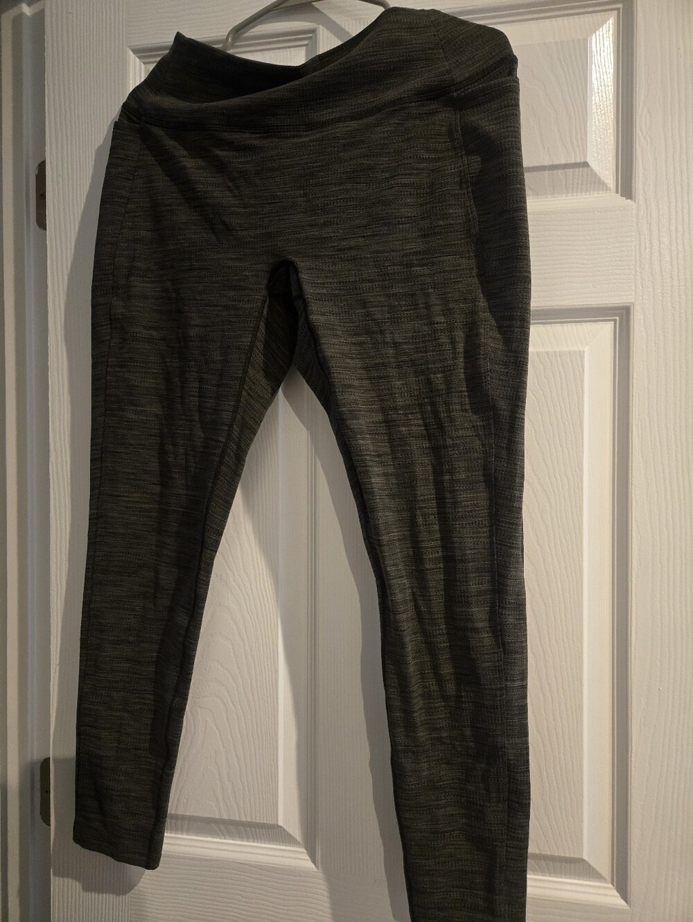 Women’s High-Waist Ribbed Leggings in Olive Green